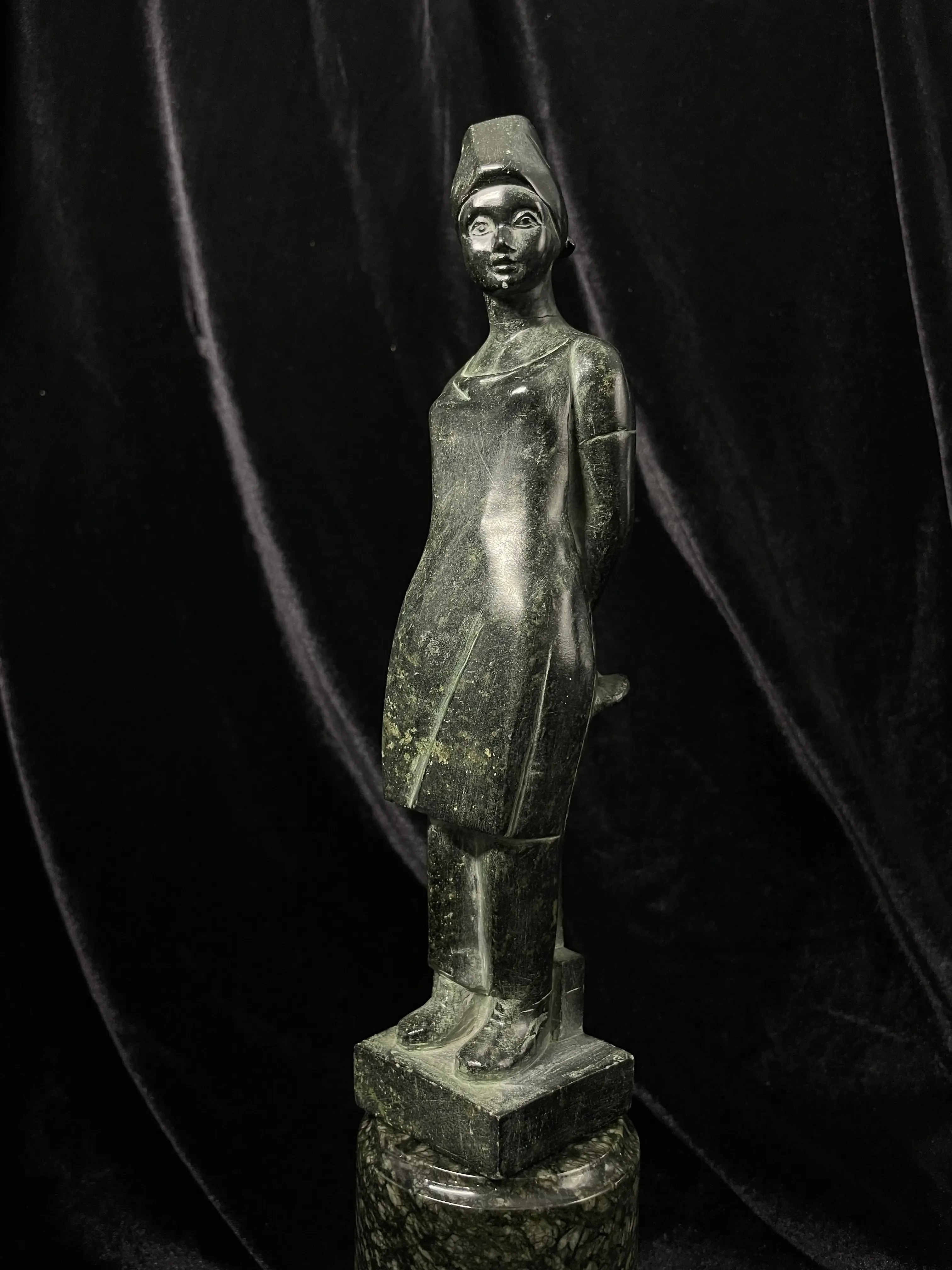 Рабочая Венера из талькохлорита, камнерезная работа, 1960-е годы